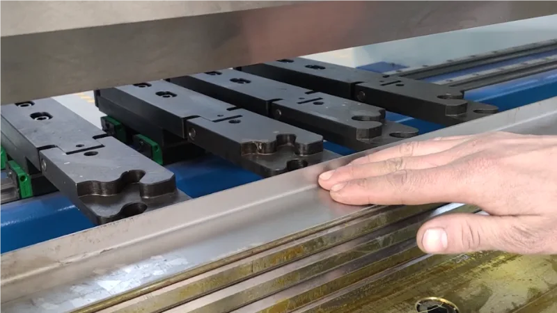 Press Brake Guide Rail Clearance