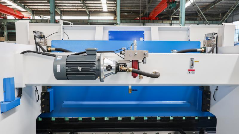 Que falhas a manutenção preventiva da prensa dobradeira pode evitar?