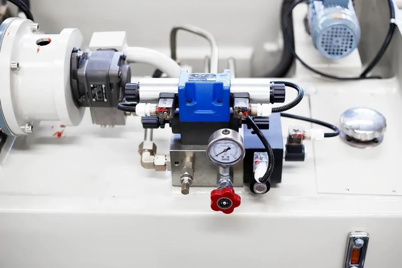 Bruit hydraulique de la presse plieuse