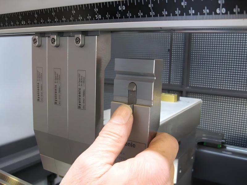 Aufrechterhaltung der Genauigkeit von Abkantpressen nach der Installation: Was ist zu überprüfen?