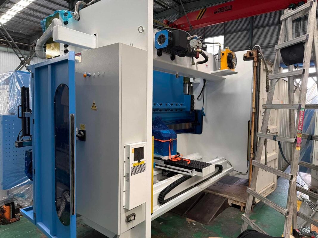 USA-WE67K-300T4000 CNC Press Brake