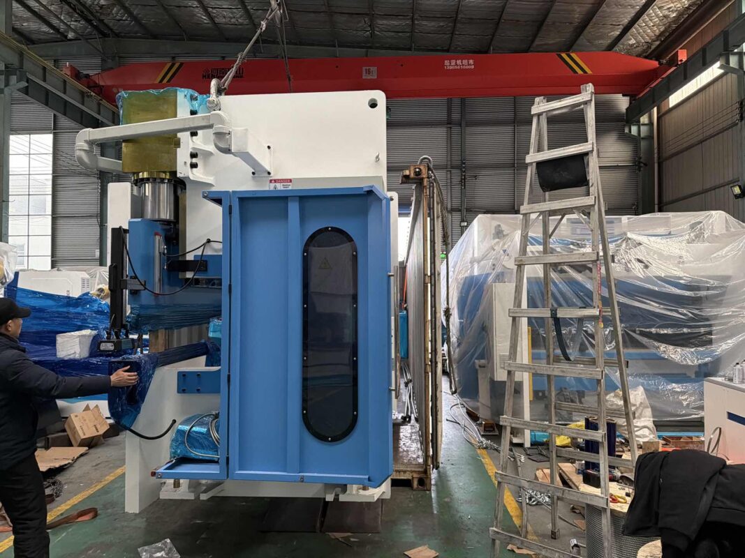 USA-WE67K-300T4000 CNC Press Brake