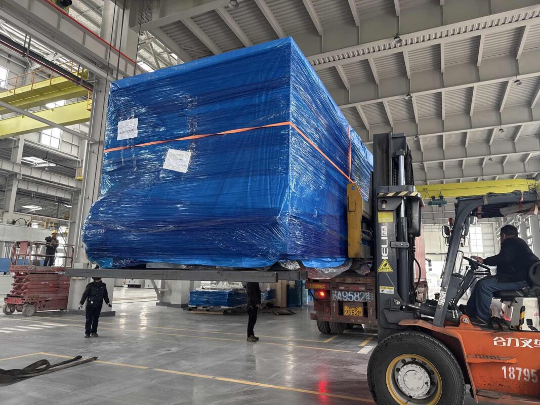 Brazil-HSX-6000W-3015 Laser Cutting Machine