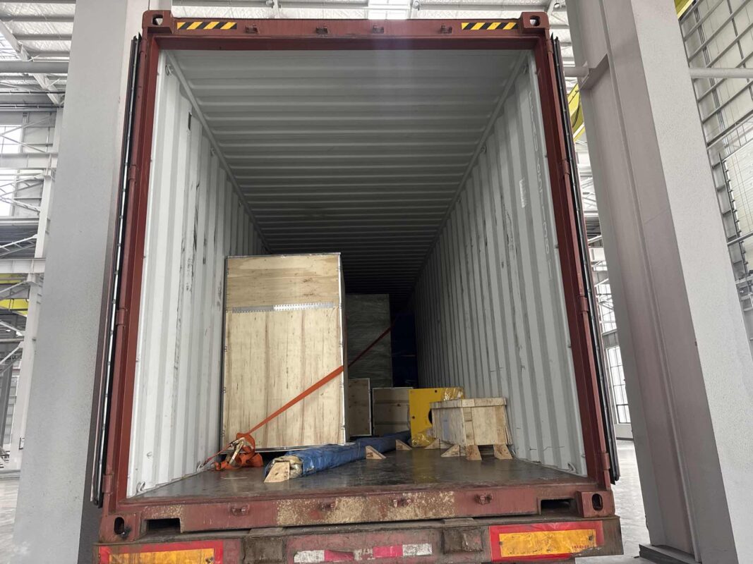 Brazil-HSX-6000W-3015 Laser Cutting Machine