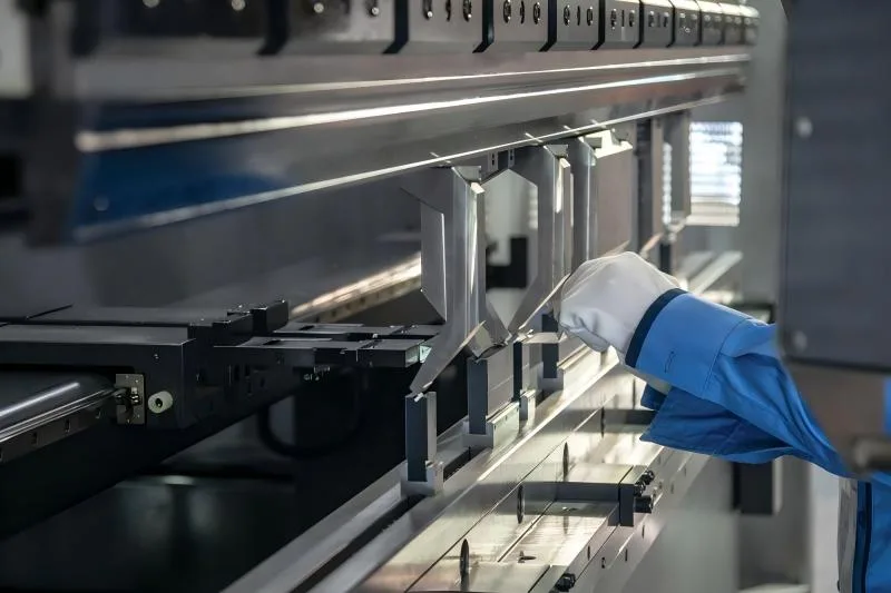 How to Correct Press Brake Tooling Alignment Errors?