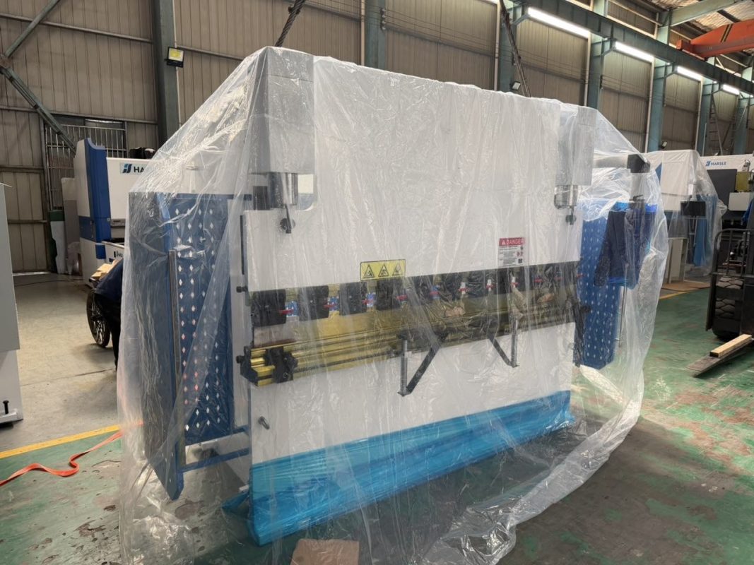 Presse plieuse Vietnam-WC67K-80T2500