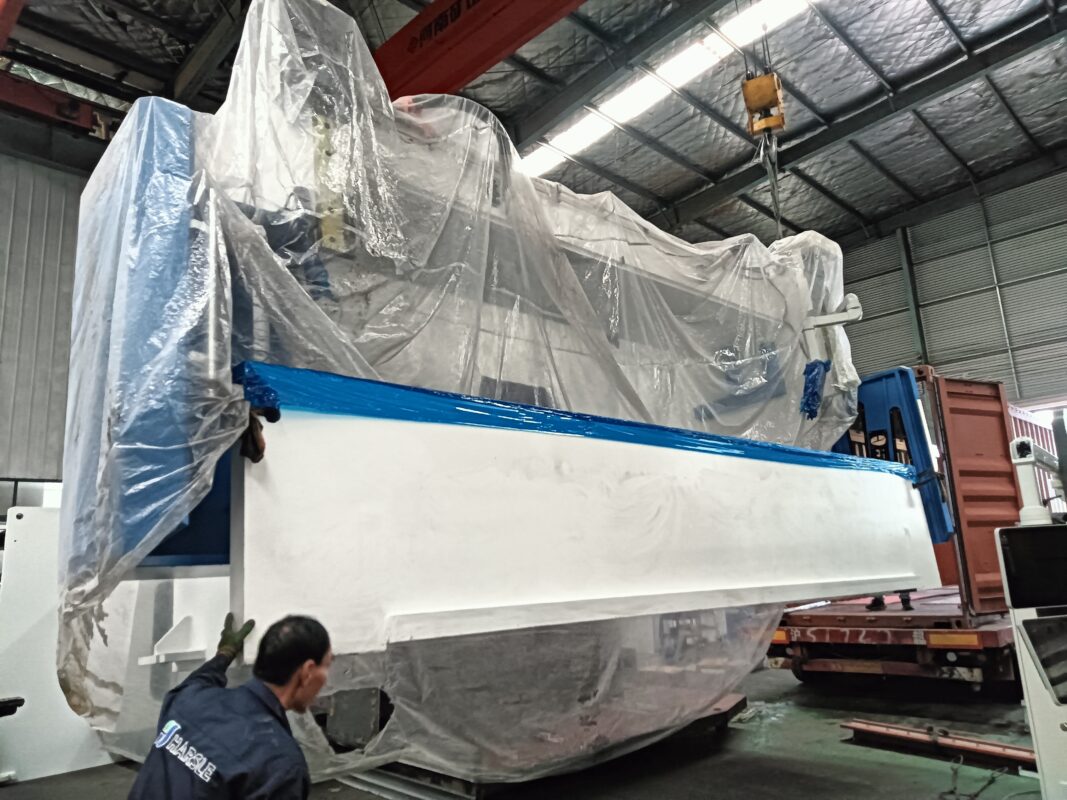 Brasil - Prensa Dobradeira CNC WE67K-400T6100