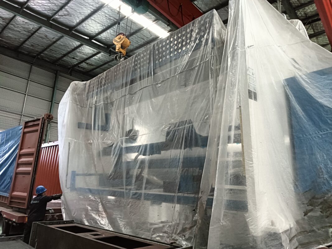 Brasil - Prensa Dobradeira CNC WE67K-400T6100