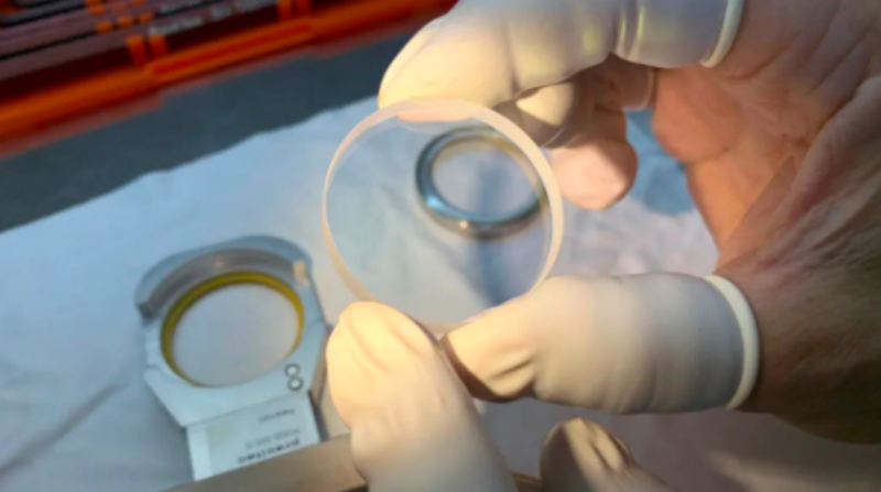 How to Clean Laser Cutting Machine Lens Safely?
