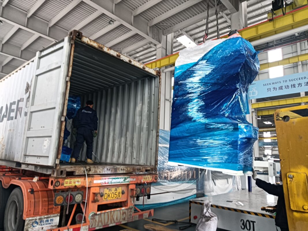 Latvia-WE67K-40T1200 CNC Press Brake