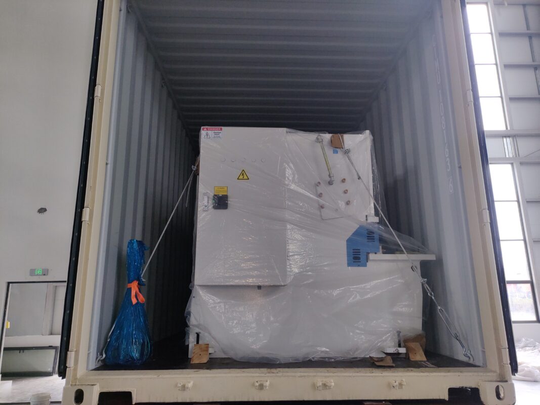 Cisaille à poutre oscillante USA-QC12K-4X4000