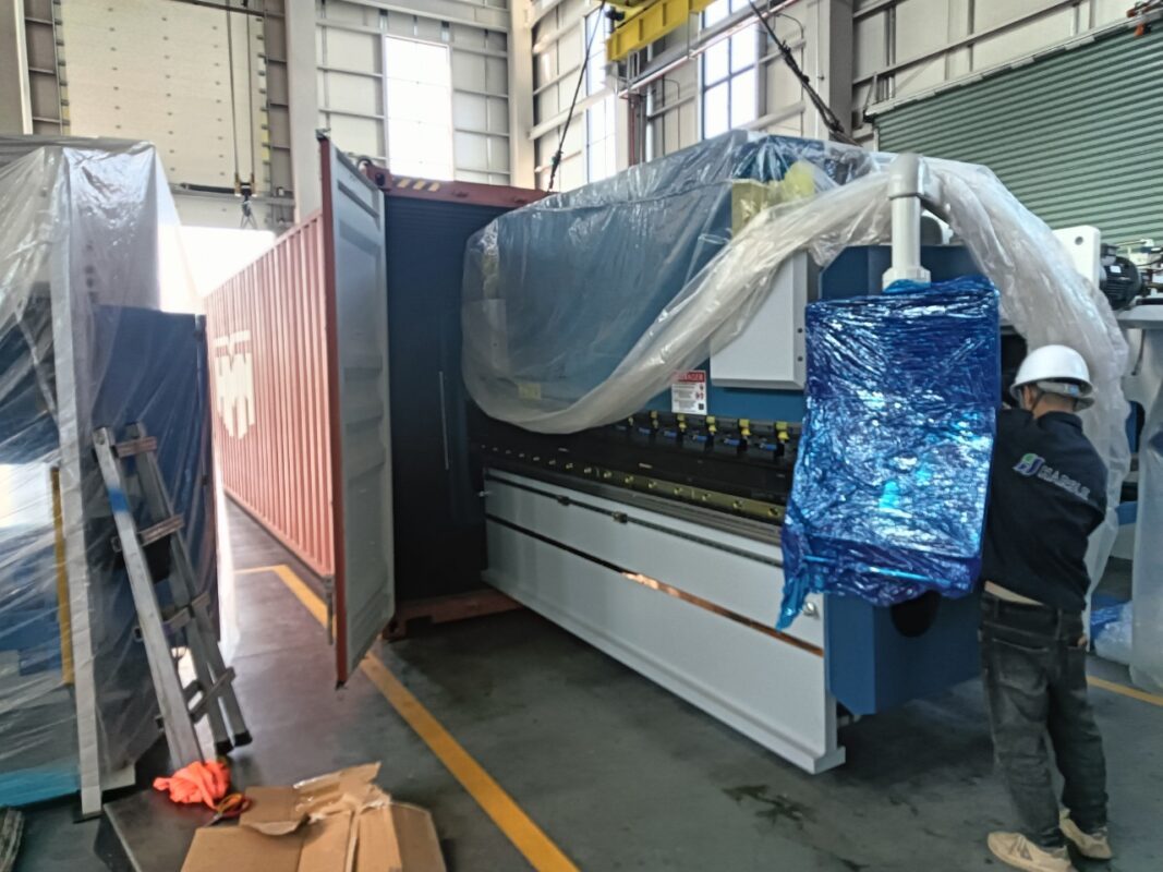 Argentina-WE67K-110T3200 CNC Press Brake