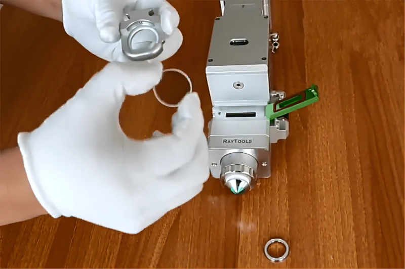 How to Prevent Optical Path Contamination in Laser Cutter?