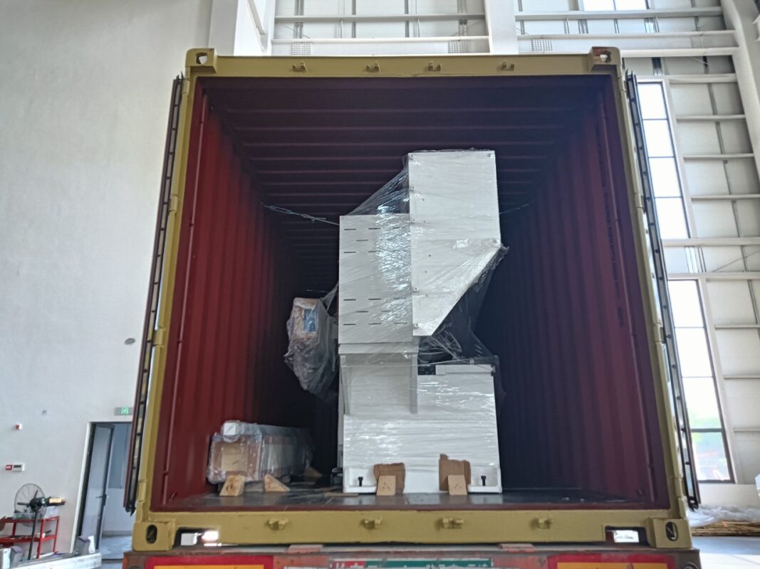 Lithuania-HSVC-1500/3200 V Grooving Machine