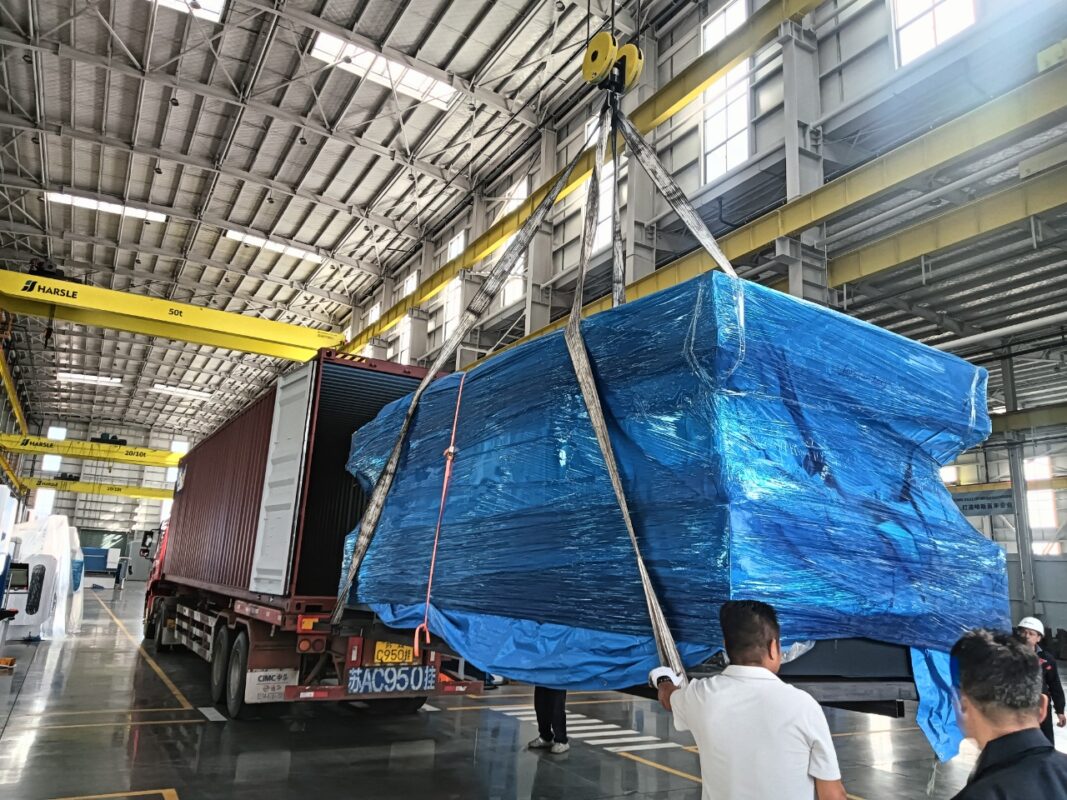USA-HSX-20000W-3015 Laser Cutting Machine