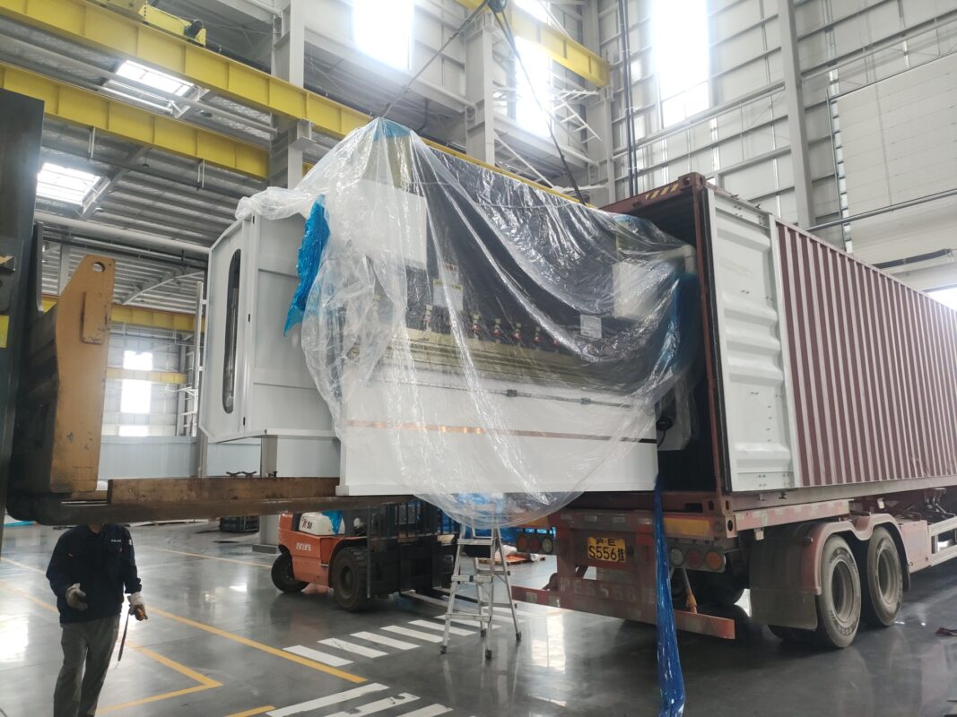 USA-WE67K-110T2500 CNC Press Brake
