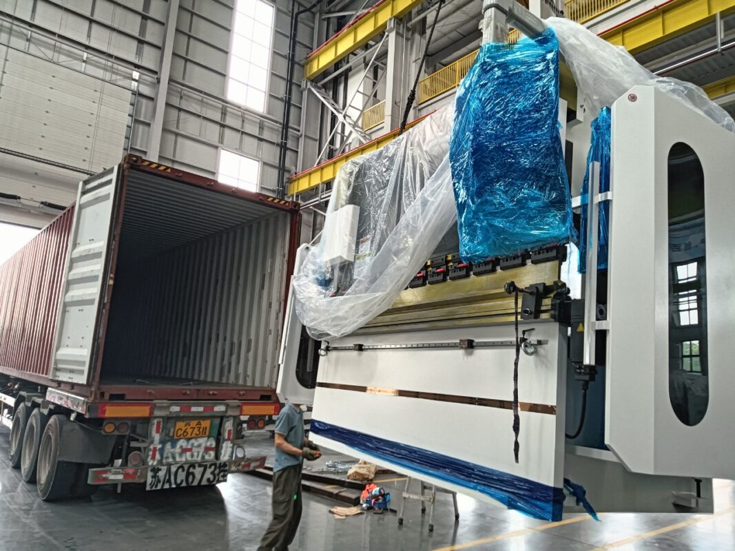 USA-WE67K-110T2500 CNC Press Brake