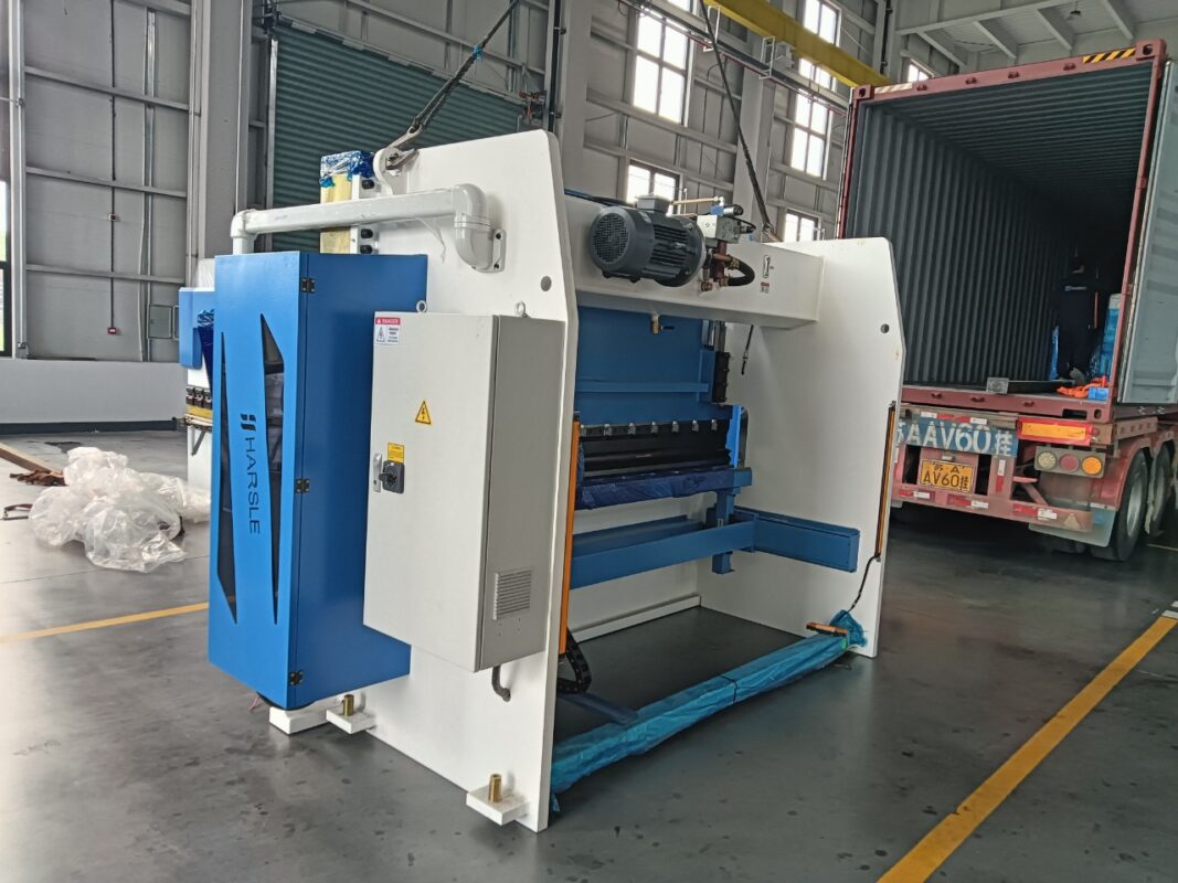 Presse plieuse CNC USA-WE67K-110T3200