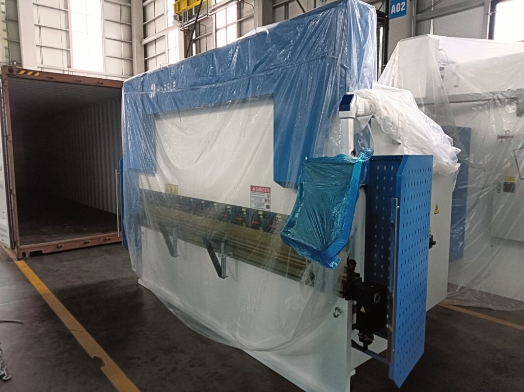 Brazil-WC67K-125T3200 Hydraulic Press Brake