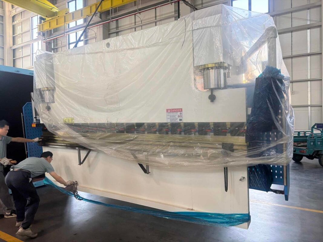 Brazil-WC67K-250T4000 Hydraulic Press Brake