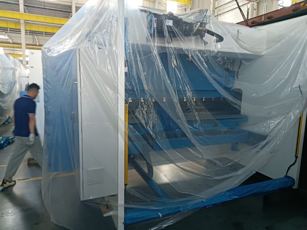 Estonia-WE67K-170T3200 CNC Press Brake