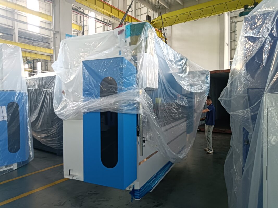 Estonia-WE67K-170T3200 CNC Press Brake