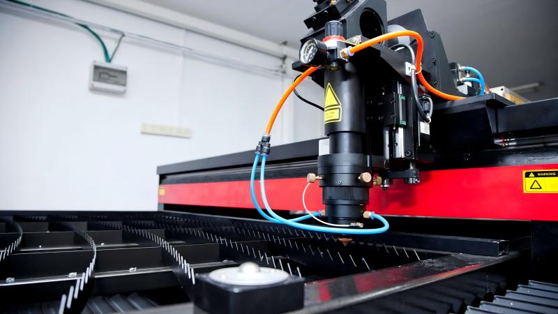 How to Troubleshoot Laser Cutting Sparks Problem Efficiently