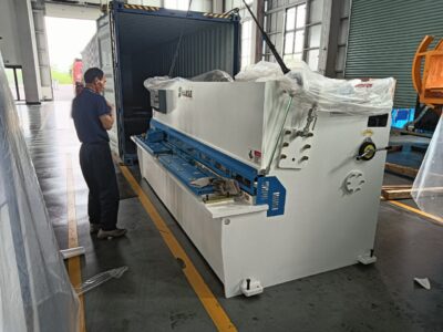 Nigeria-Y32-2000T Hydraulic Press