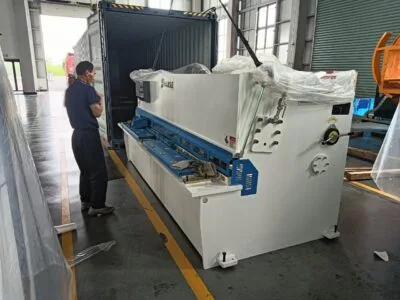 Nigeria-Y32-2000T Hydraulic Press