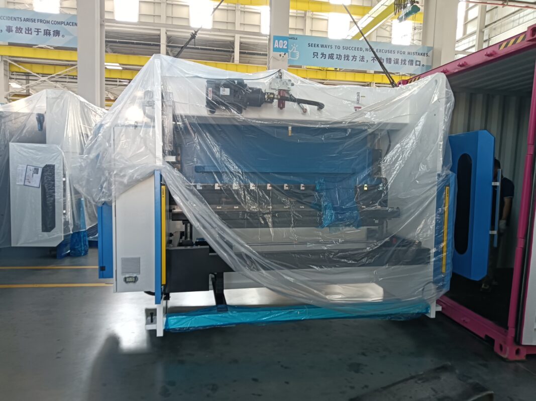 UK-WE67K-130T3200 CNC Press Brake