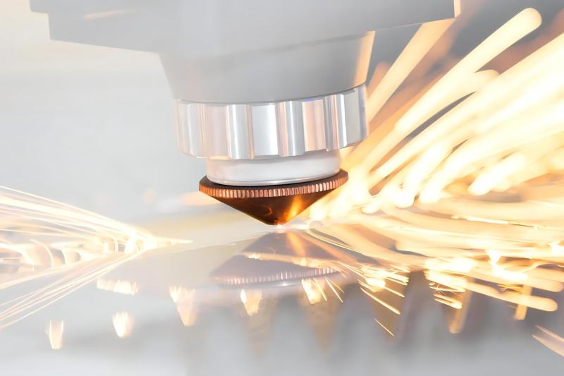 Why Do Laser Cutting Striations Occur in Thick Materials?