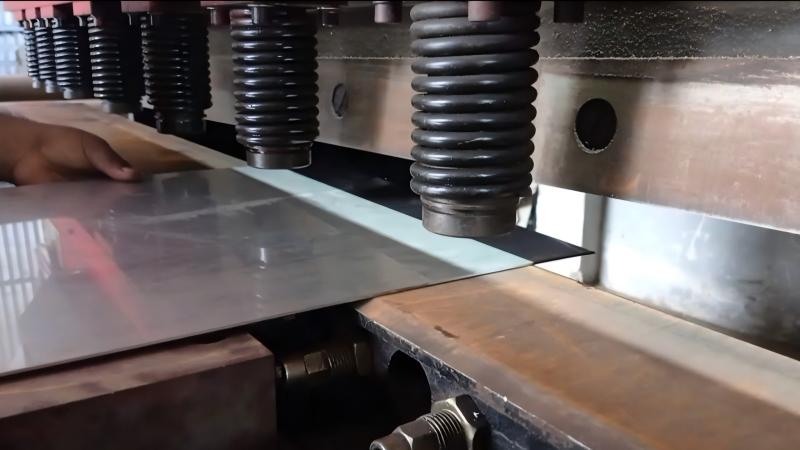 How to Follow a Shearing Machine Daily Maintenance Checklist Properly?