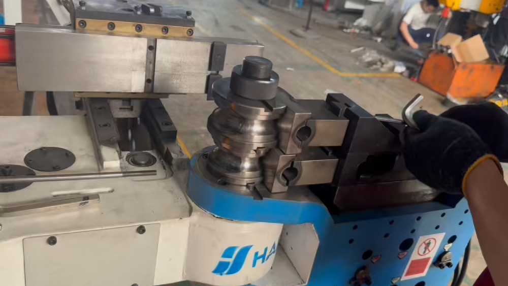 How to Perform Die Replacement on a Tube Bending Machine Efficiently?