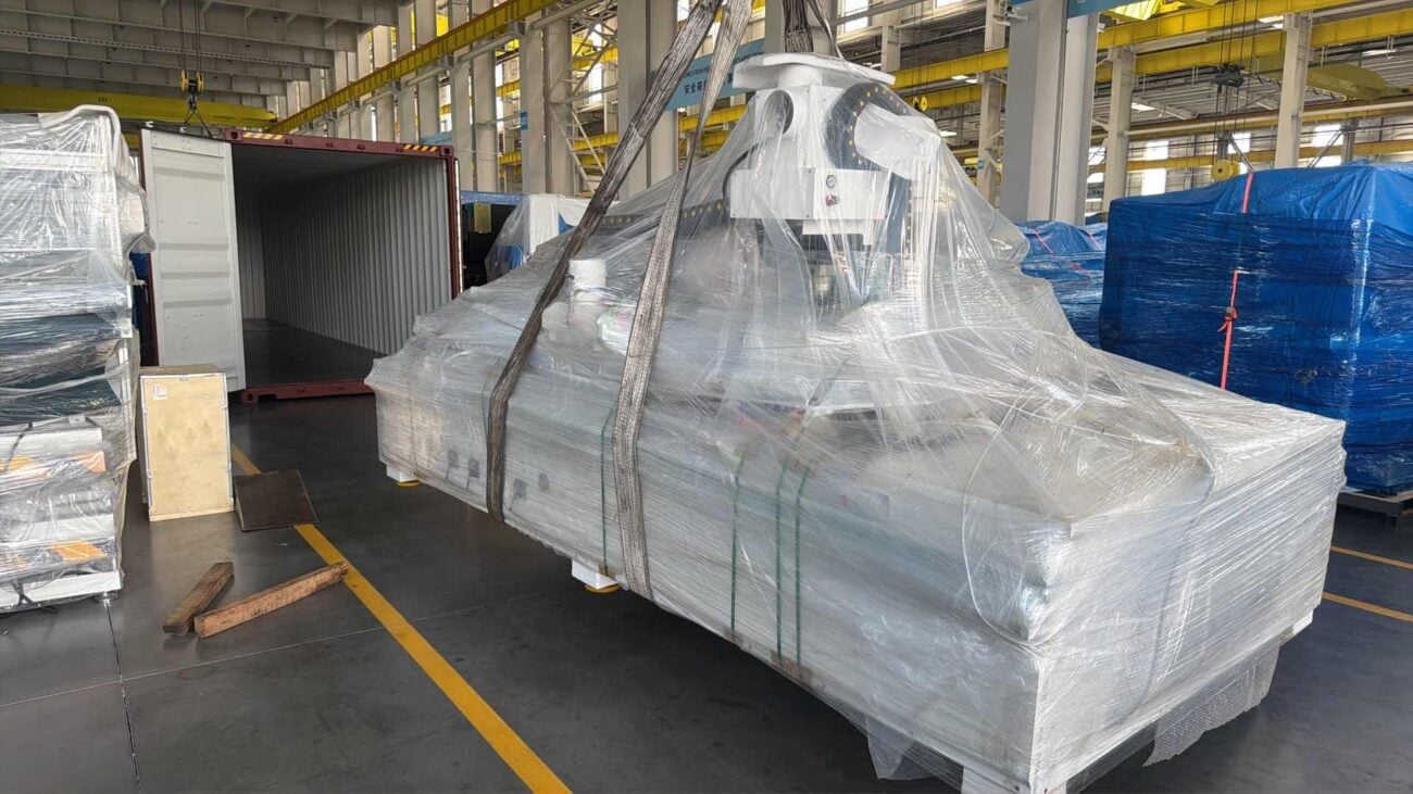 Brazil-HT-3000W-6012B Laser Tube Cutting Machine