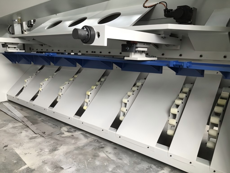 Why Does Shearing Machine Uneven Cutting Lines Occur?
