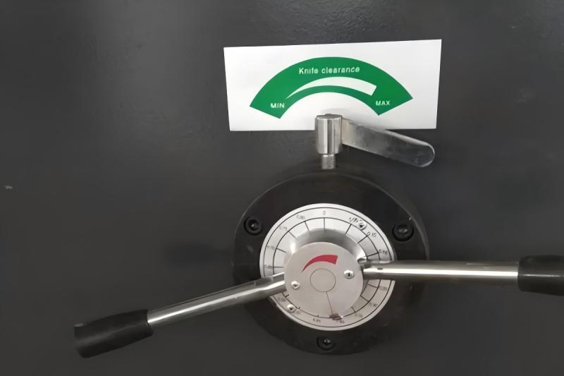 Why Does Shearing Machine Uneven Cutting Lines Occur?