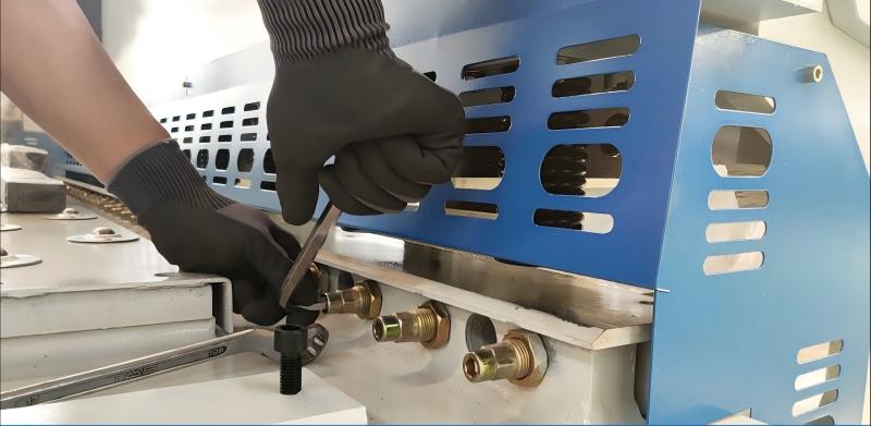 How to Prevent Shearing Machine Blade Chipping Effectively?