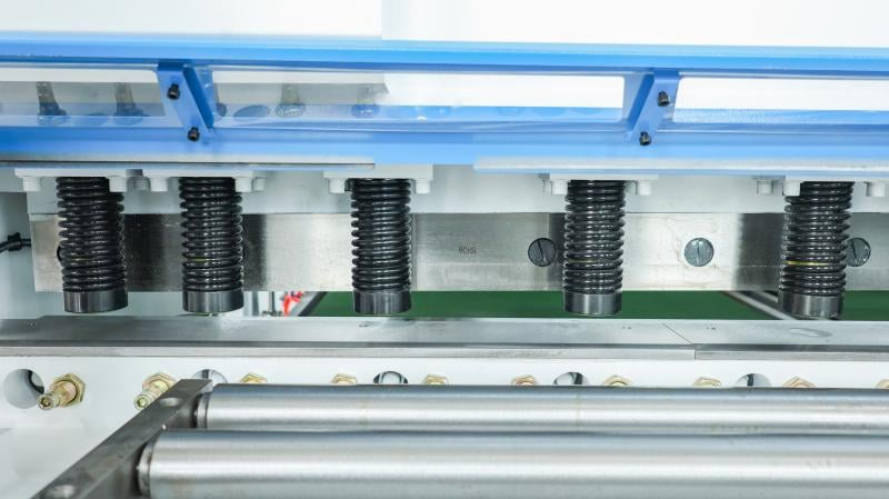 Shearing Machine Blade Alignment