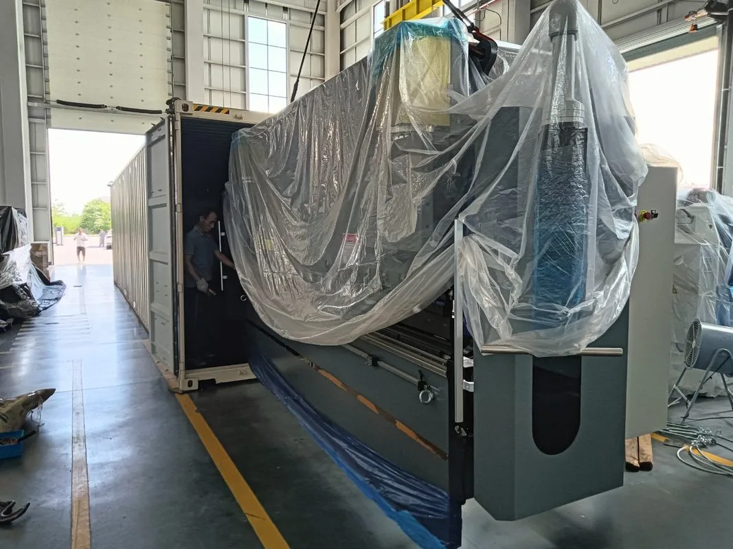 Prensa dobradeira CNC MasterBend 17040 dos EUA