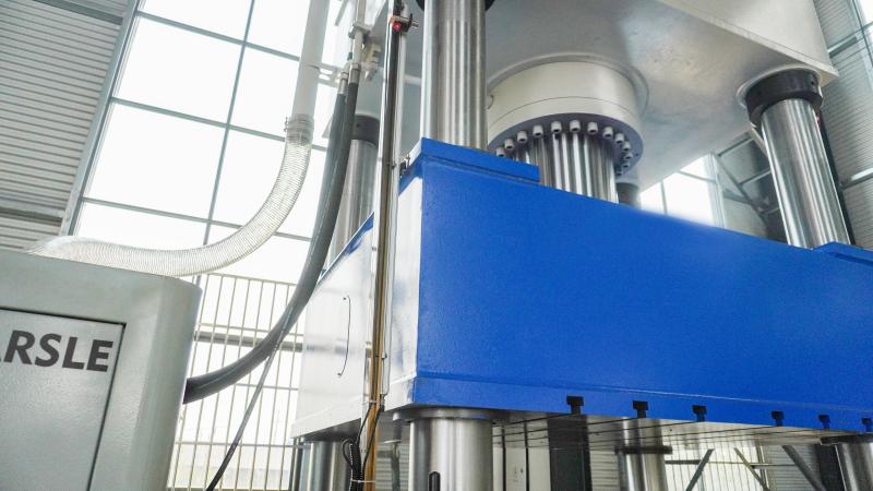 Hydraulic Press Guide System Maintenance