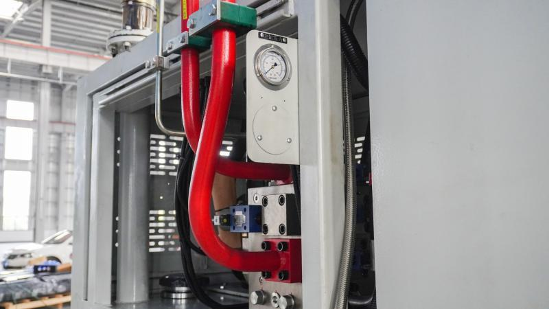 Hydraulic Press Pressure Fluctuation
